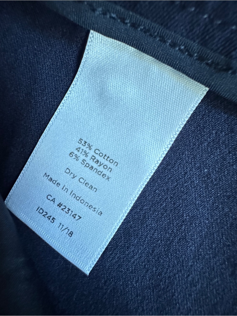 Talbots Chatham Crop Pants Navy Scalloped Hem Size 8 - Picture 4 of 5